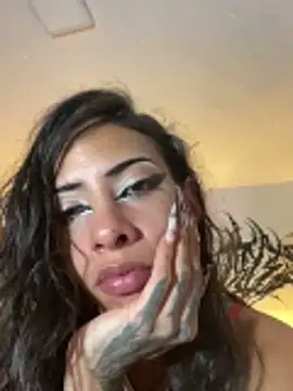 Lia Valmont online show from April 10, 2026, 3:02 am