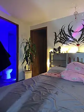 Lia Valmont online show from April 11, 2026, 3:25 am