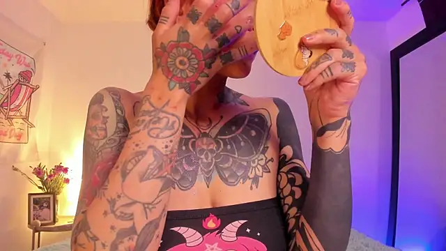 Alessamoth online show from February 6, 2026, 6:37 pm