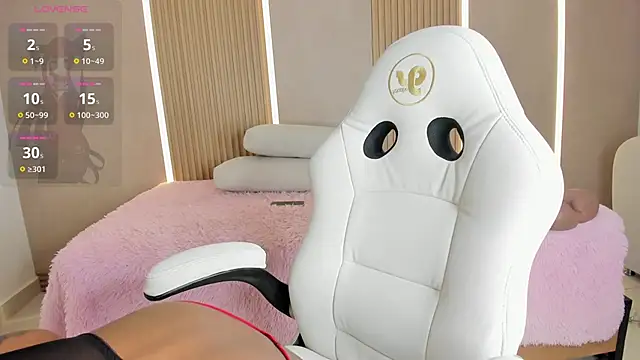 stephany summer online show from March 14, 2026, 7:53 pm