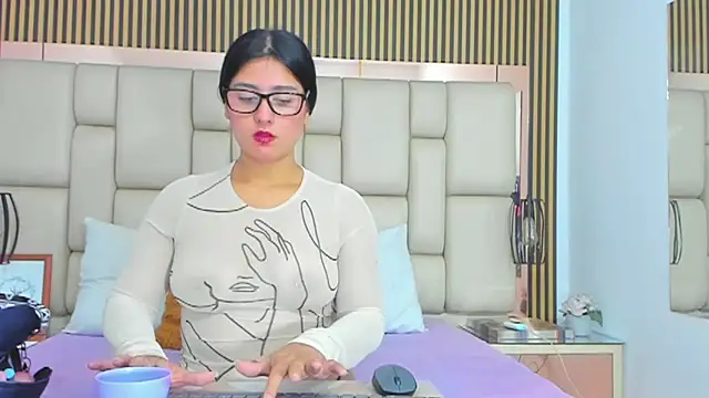 HannaClairer online show from September 20, 2025, 7:13 am