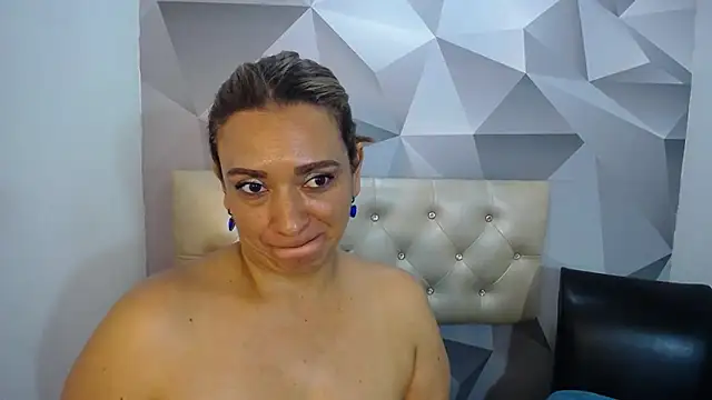 Milf-Prettyboobs online show from December 14, 2025, 10:48 pm