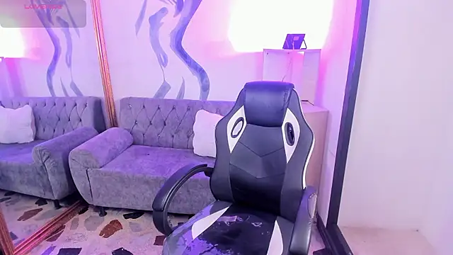 VanessaScott  online show from March 10, 2026, 5:33 am