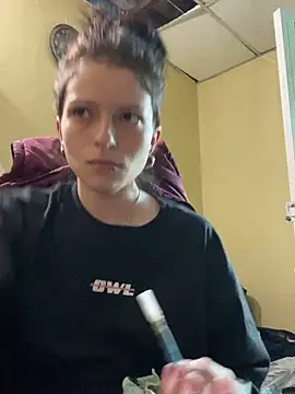 Snapshot of val_zx chatting on October 15, 2025, 6:16 pm val zx online show from October 15, 2025, 6:16 pm