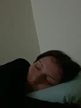 Snapshot of val_zx chatting on November 20, 2025, 8:09 pm val zx online show from November 20, 2025, 8:09 pm