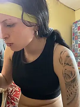 Snapshot of val_zx chatting on November 11, 2025, 5:41 pm val zx online show from November 11, 2025, 5:41 pm