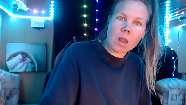 Snapshot of CallMeMaria chatting on March 13, 2025, 7:28 pm CallMeMaria online show from March 13, 2025, 7:28 pm