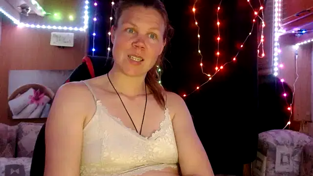 Snapshot of CallMeMaria chatting on February 13, 2025, 7:42 pm CallMeMaria online show from February 13, 2025, 7:42 pm