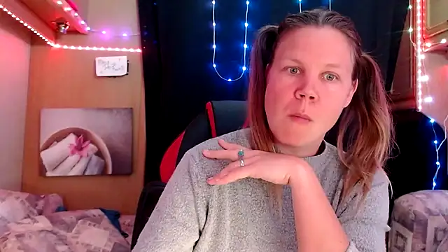 Snapshot of CallMeMaria chatting on March 6, 2025, 1:46 pm CallMeMaria online show from March 6, 2025, 1:46 pm