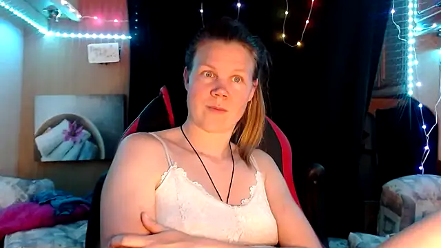 Snapshot of CallMeMaria chatting on March 4, 2025, 9:11 pm CallMeMaria online show from March 4, 2025, 9:11 pm