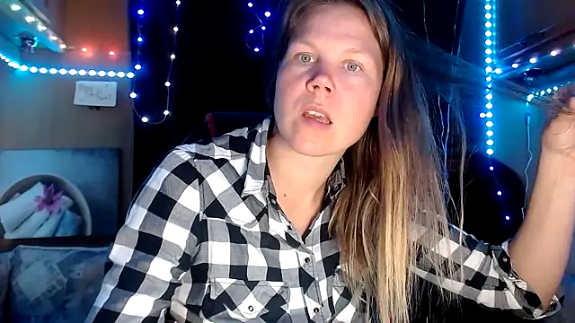 Snapshot of CallMeMaria chatting on February 16, 2025, 4:53 pm CallMeMaria online show from February 16, 2025, 4:53 pm