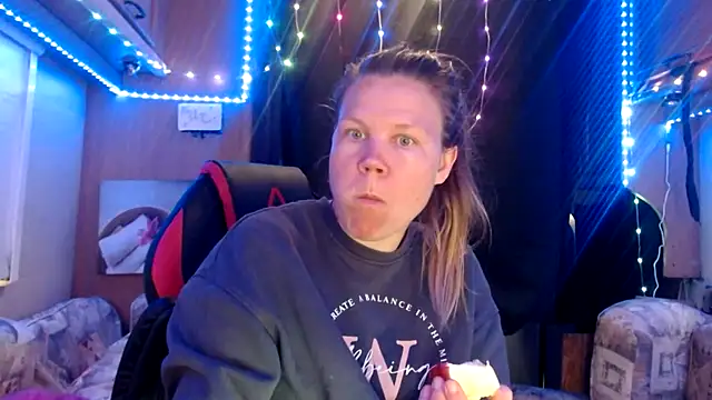 Snapshot of CallMeMaria chatting on March 22, 2025, 3:31 pm CallMeMaria online show from March 22, 2025, 3:31 pm