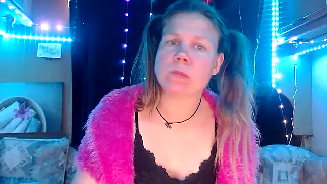 Snapshot of CallMeMaria chatting on February 18, 2025, 7:30 pm CallMeMaria online show from February 18, 2025, 7:30 pm