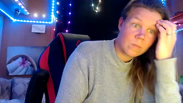 Snapshot of CallMeMaria chatting on February 15, 2025, 3:06 pm CallMeMaria online show from February 15, 2025, 3:06 pm