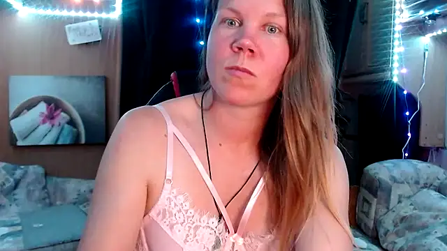 Snapshot of CallMeMaria chatting on March 10, 2025, 8:12 pm CallMeMaria online show from March 10, 2025, 8:12 pm