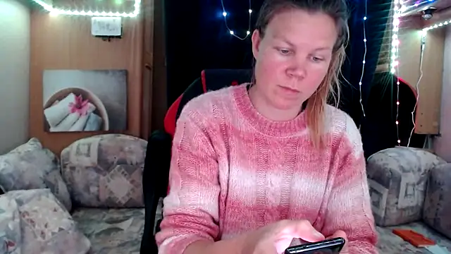 Snapshot of CallMeMaria chatting on March 19, 2025, 11:17 am CallMeMaria online show from March 19, 2025, 11:17 am