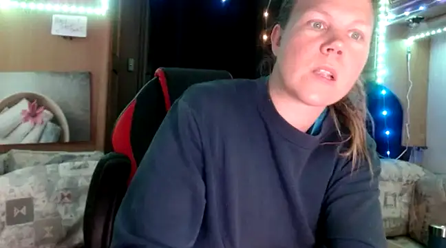 Snapshot of CallMeMaria chatting on February 11, 2025, 10:58 am CallMeMaria online show from February 11, 2025, 10:58 am