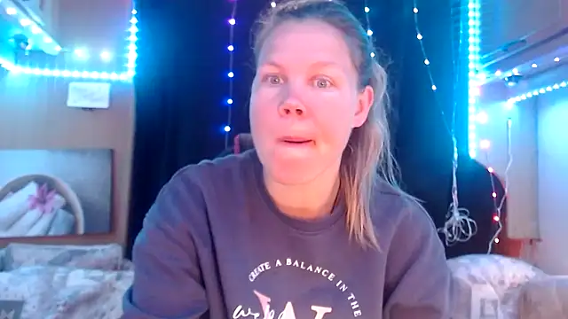 Snapshot of CallMeMaria chatting on February 19, 2025, 10:12 am CallMeMaria online show from February 19, 2025, 10:12 am