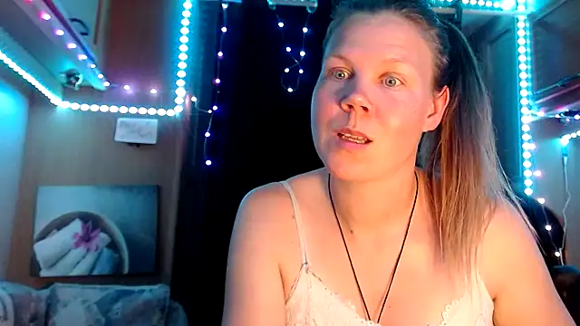 Snapshot of CallMeMaria chatting on February 15, 2025, 9:17 pm CallMeMaria online show from February 15, 2025, 9:17 pm