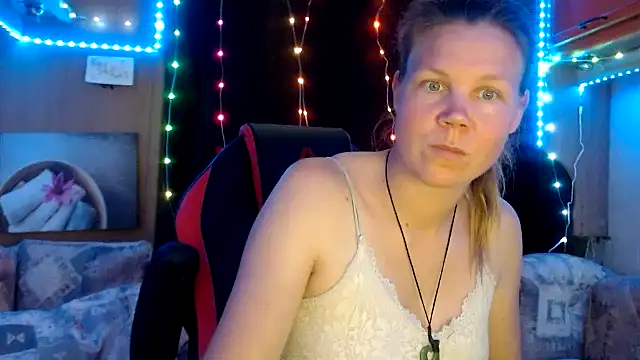 Snapshot of CallMeMaria chatting on February 13, 2025, 4:39 pm CallMeMaria online show from February 13, 2025, 4:39 pm