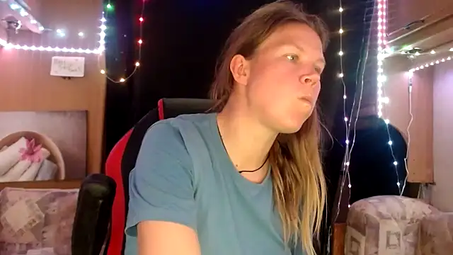 Snapshot of CallMeMaria chatting on February 18, 2025, 2:38 pm CallMeMaria online show from February 18, 2025, 2:38 pm