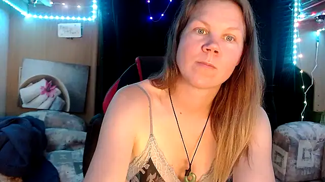 Snapshot of CallMeMaria chatting on March 3, 2025, 1:12 pm CallMeMaria online show from March 3, 2025, 1:12 pm