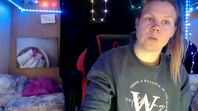 Snapshot of CallMeMaria chatting on March 5, 2025, 1:28 pm CallMeMaria online show from March 5, 2025, 1:28 pm