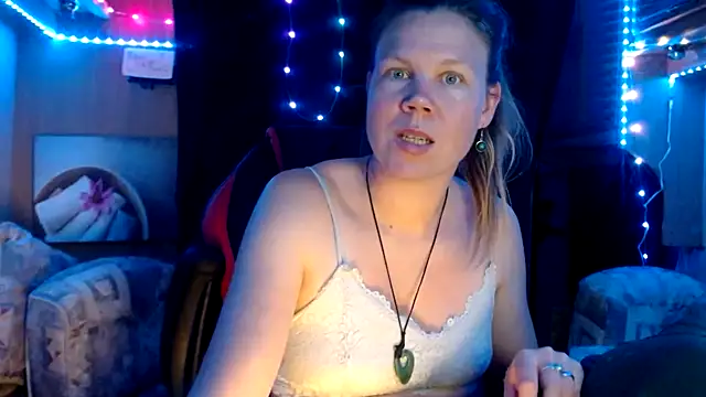 Snapshot of CallMeMaria chatting on March 12, 2025, 9:03 pm CallMeMaria online show from March 12, 2025, 9:03 pm