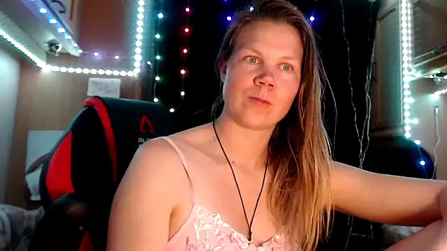 Snapshot of CallMeMaria chatting on February 15, 2025, 6:12 pm CallMeMaria online show from February 15, 2025, 6:12 pm