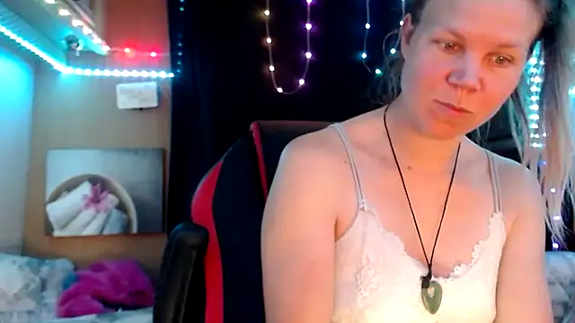 Snapshot of CallMeMaria chatting on March 5, 2025, 10:22 am CallMeMaria online show from March 5, 2025, 10:22 am