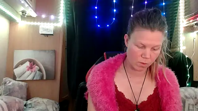 Snapshot of CallMeMaria chatting on March 16, 2025, 5:17 pm CallMeMaria online show from March 16, 2025, 5:17 pm