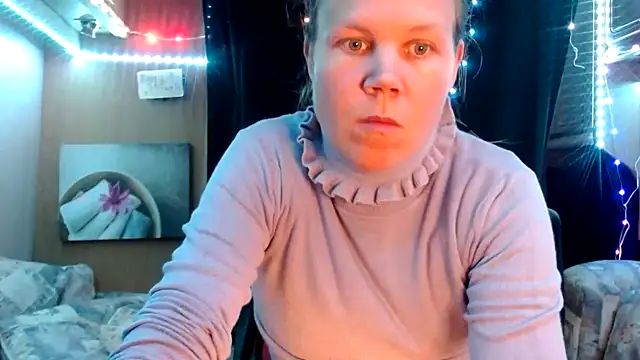 Snapshot of CallMeMaria chatting on March 7, 2025, 6:43 pm CallMeMaria online show from March 7, 2025, 6:43 pm