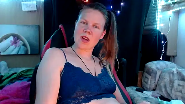 Snapshot of CallMeMaria chatting on March 7, 2025, 9:48 pm CallMeMaria online show from March 7, 2025, 9:48 pm