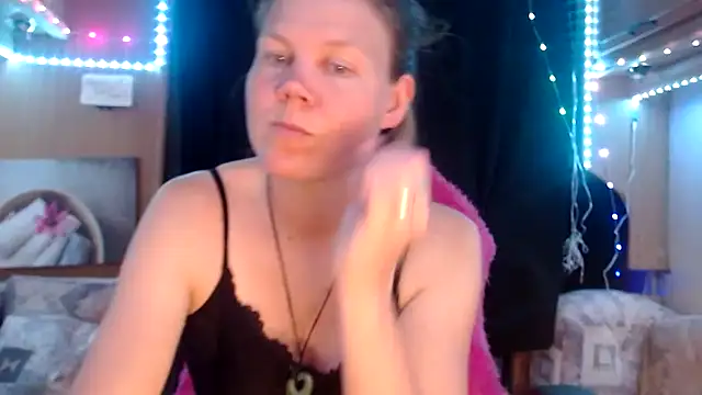 Snapshot of CallMeMaria chatting on February 21, 2025, 1:22 pm CallMeMaria online show from February 21, 2025, 1:22 pm