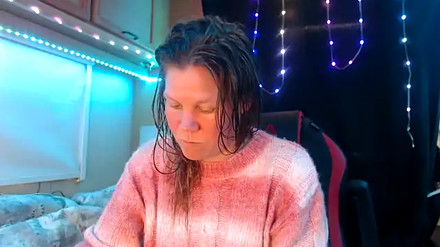 Snapshot of CallMeMaria chatting on March 18, 2025, 2:06 pm CallMeMaria online show from March 18, 2025, 2:06 pm