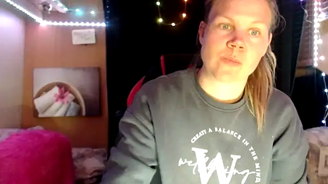 Snapshot of CallMeMaria chatting on March 4, 2025, 5:56 pm CallMeMaria online show from March 4, 2025, 5:56 pm