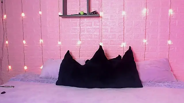 wet valery online show from February 25, 2026, 1:39 am