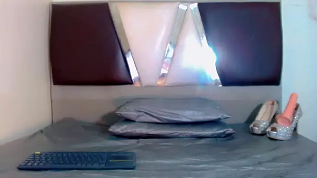 alexsandra kiss online show from November 12, 2025, 11:14 am