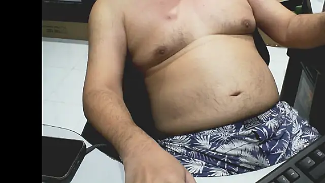 Snapshot of chi_38 chatting on March 10, 2025, 12:39 am chi 38 online show from March 10, 2025, 12:39 am