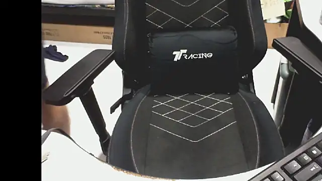 Snapshot of chi_38 chatting on March 12, 2025, 8:51 am chi 38 online show from March 12, 2025, 8:51 am