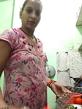 Hotty-Nidhi online show from September 18, 2025, 3:48 pm