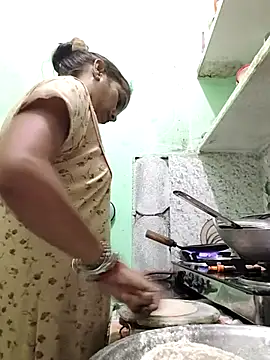 Hotty-Nidhi online show from September 14, 2025, 4:18 pm