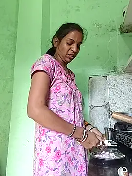 Hotty-Nidhi online show from November 8, 2025, 5:00 am