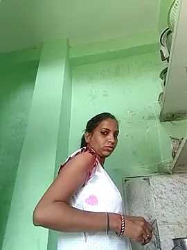 Snapshot of Hotty-Nidhi chatting on June 18, 2026, 3:16 am Hotty-Nidhi online show from June 18, 2026, 3:16 am