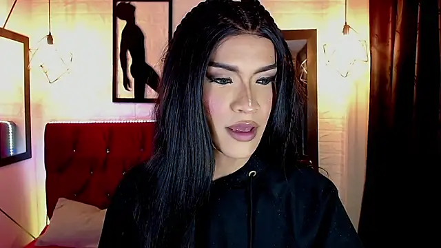 agatha rodriguez online show from November 19, 2025, 1:44 pm