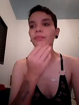 Snapshot of edi999 chatting on October 15, 2025, 9:45 pm edi999 online show from October 15, 2025, 9:45 pm