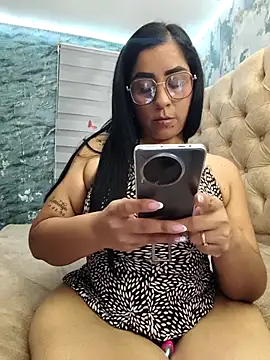 Snapshot of L_ucero chatting on February 2, 2026, 11:04 pm L ucero online show from February 2, 2026, 11:04 pm