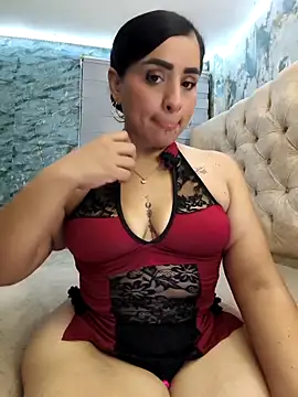 Snapshot of L_ucero chatting on February 1, 2026, 4:11 am L ucero online show from February 1, 2026, 4:11 am