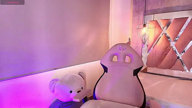 adara evanss online show from November 25, 2025, 6:30 pm