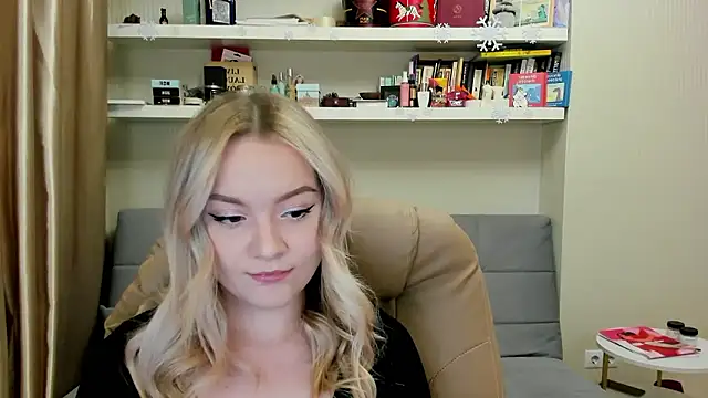 Kara Smith  online show from January 11, 2026, 10:05 pm